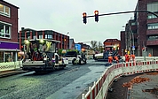 Voller Einsatz  bei den Bauarbeiten auf der so wichtigen Elmshorner Kreuzung. (Foto: Strandmann)