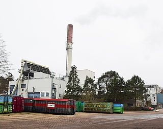 In der Bunkeranlieferhalle der GAB in Ahrenlohe wurde eine Kiste mit Splittergranaten und Munition gefunden. (Archiv: Frank)