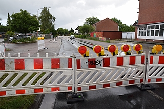 Die Reuterstraße war zunächst zwischen Heisterkampstraße und Gerhart-Hauptmann-Straße vollständig gesperrt worden. (Foto: Frank)