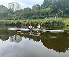Erfolgreiches Team: Jolina Westphal (rechts) und Merle Gläser. (Foto: Elmshorner Ruder-Club)