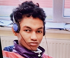 Nimrod S. ist zirka 1,80 bis 1,85 Meter groß und schlank. Er hat dunkle Haare. (Foto: Polizei)