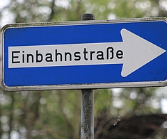 Der Flamweg wird auf einem etwa 300 Meter langen Abschnitt zur Einbahnstraße. (Symbolfoto: Pixabay, Andre Averdiek)