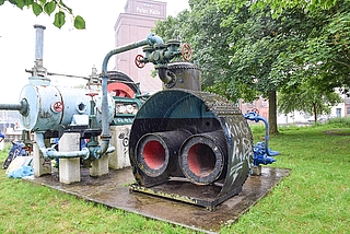 Die Tage der historischen Dampfmaschine im Elmshorner Hafen sind gezählt. (Foto: Frank)