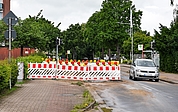 Die Reuterstraße in Uetersen ist nur noch halbseitig gesperrt. (Foto: Frank)