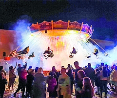 Zehntausende zieht es jedes Jahr zum Elmshorner Hafenfest. Karussells gehören auch diesmal dazu. (Foto: Strandmann/Archiv)
