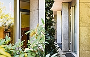 Bei dem Einbruch ins Elmshorner Rathaus warfen der oder die Täter eine Fensterscheibe ein, die sich an der Gebäudefront am Propstenfeld hinter hohen Büschen und einer Säule befindet. (Fotos: Frank)